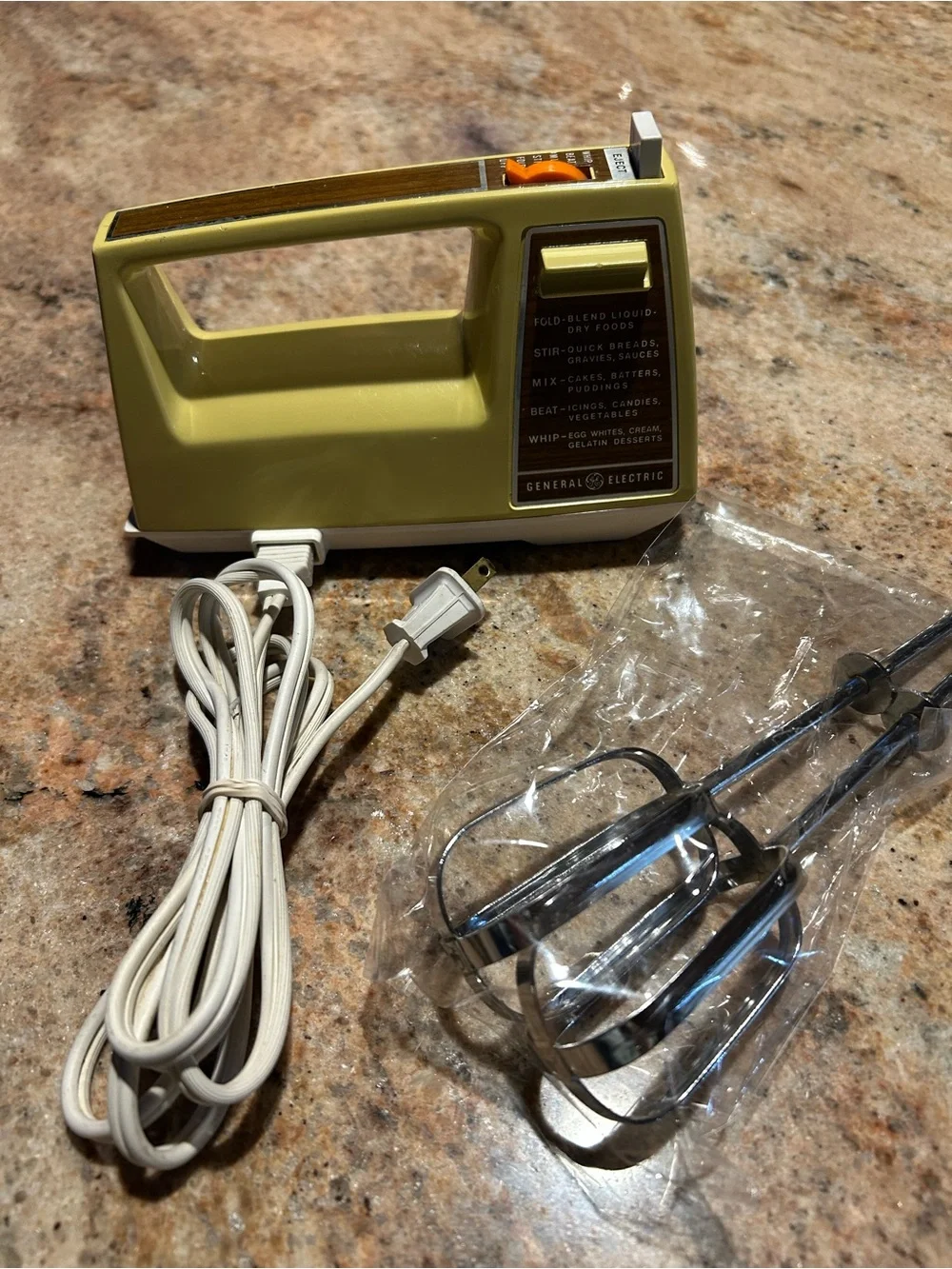 General Electric Model 420A 120W-120V Vintage Hand Mixer Harvest Gold 5 Settings